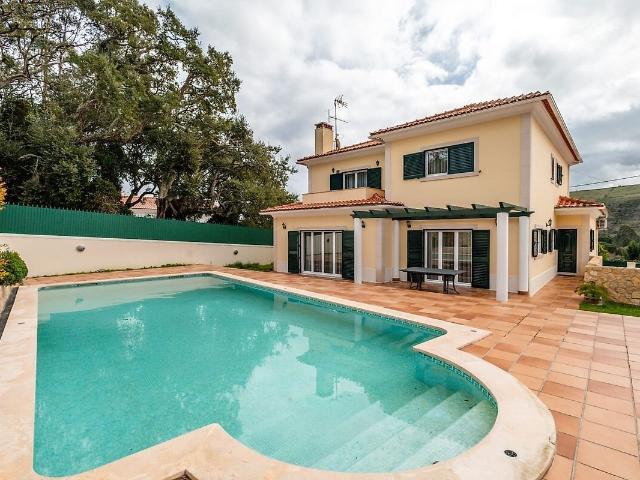 Moradia T5 à venda em Fanhões, Loures RE/MAX Portugal