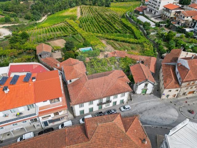 Moradia T5 à venda em Felgueiras