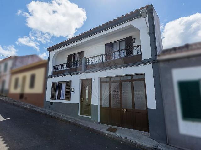 Moradia T5 à venda em Fenais da Ajuda, Ribeira Grande RE/MAX Portugal
