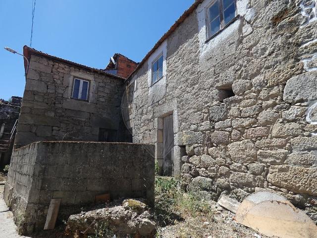 Moradia T5 à venda em Ferreirim, Lamego RE/MAX Portugal