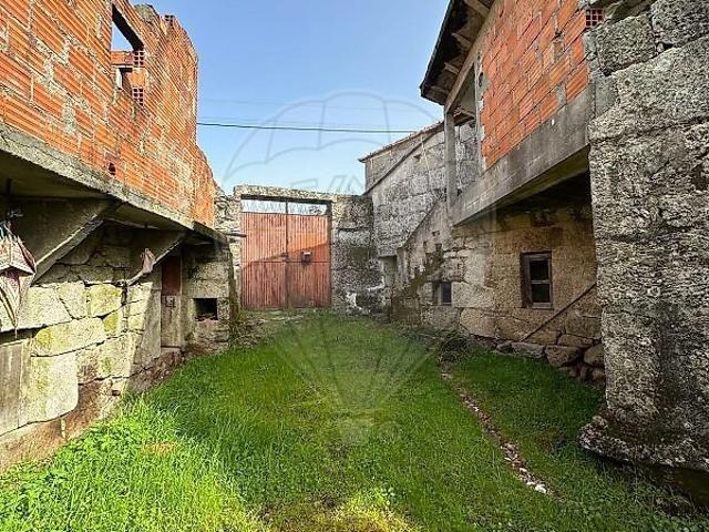 Moradia T5 à venda em Figueiredo de Alva, São Pedro do Sul RE/MAX Portugal