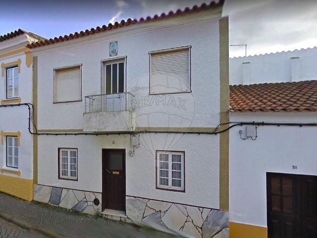 Moradia T5 à venda em Fronteira, Fronteira RE/MAX Portugal