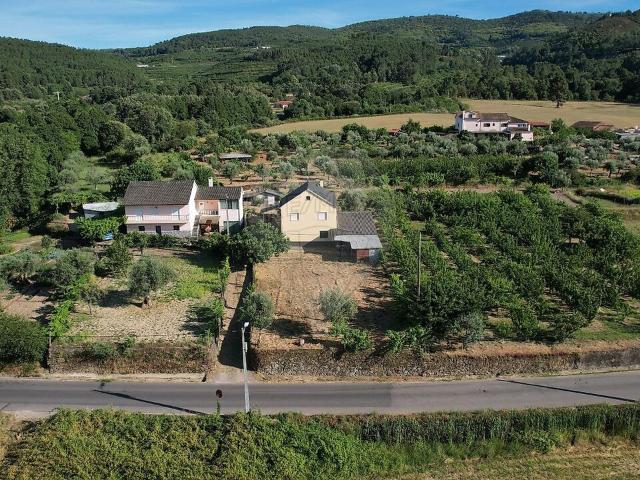 Moradia T5 à venda em Fundão, Valverde, Donas, Aldeia de Joanes e Aldeia Nova do Cabo, Fundão RE/MAX Portugal