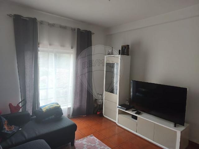 Moradia T5 à venda em Juncal, Porto de Mós RE/MAX Portugal