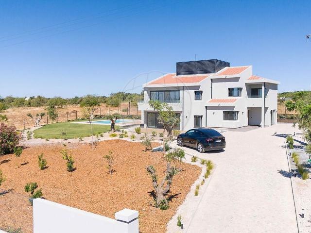Moradia T5 à venda em Loulé