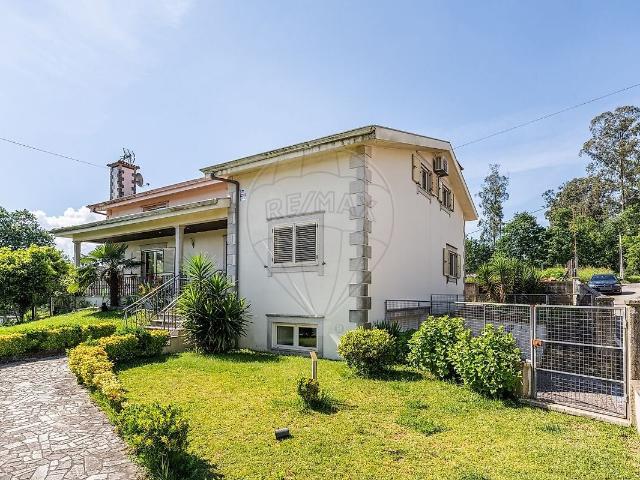 Moradia T5 à venda em Loureira, Vila Verde RE/MAX Portugal