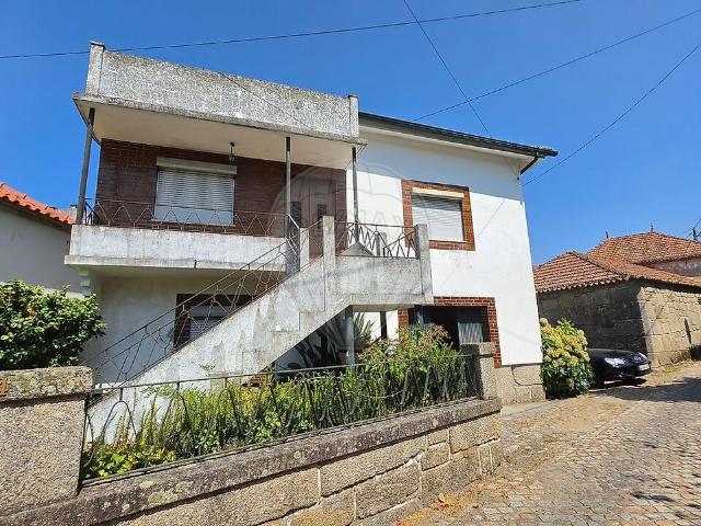 Moradia T5 à venda em Lagares da Beira, Oliveira do Hospital RE/MAX Portugal