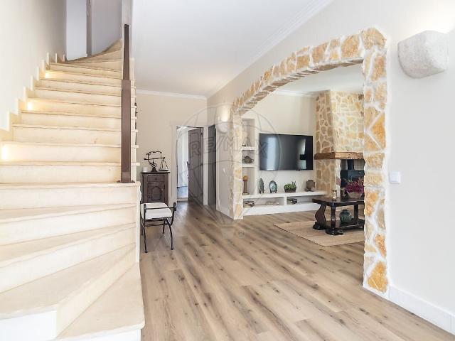Moradia T5 à venda em Moita, Moita RE/MAX Portugal