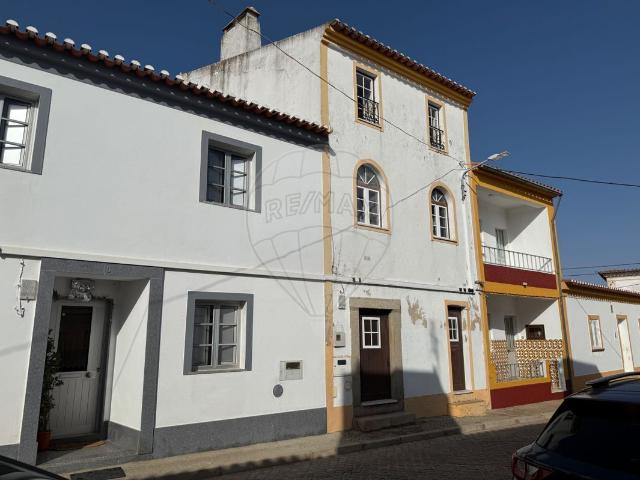 Moradia T5 à venda em Monforte
