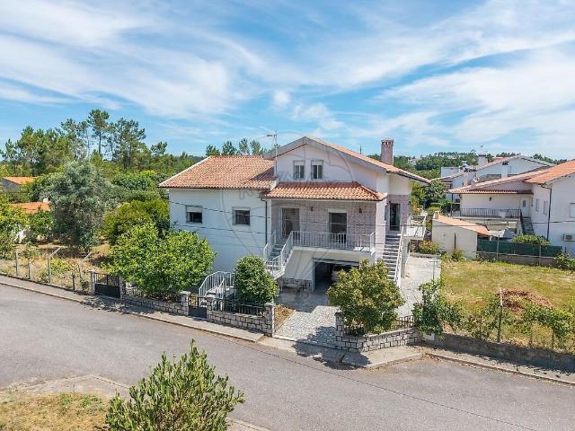 Moradia T5 à venda em Nogueira do Cravo, Oliveira do Hospital RE/MAX Portugal