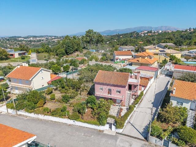 Moradia T5 à venda em Nogueira do Cravo, Oliveira do Hospital RE/MAX Portugal