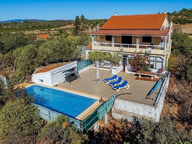 Moradia T5 à venda em São Bartolomeu de Messines, Silves RE/MAX Portugal
