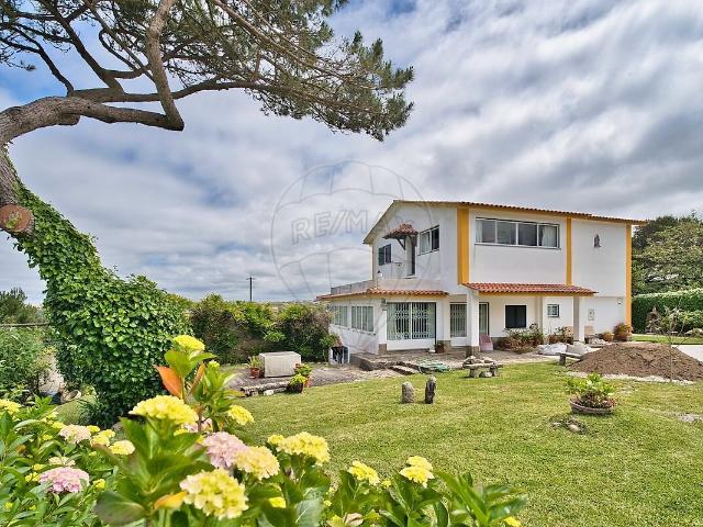 Moradia T5 à venda em São João das Lampas e Terrugem, Sintra RE/MAX Portugal
