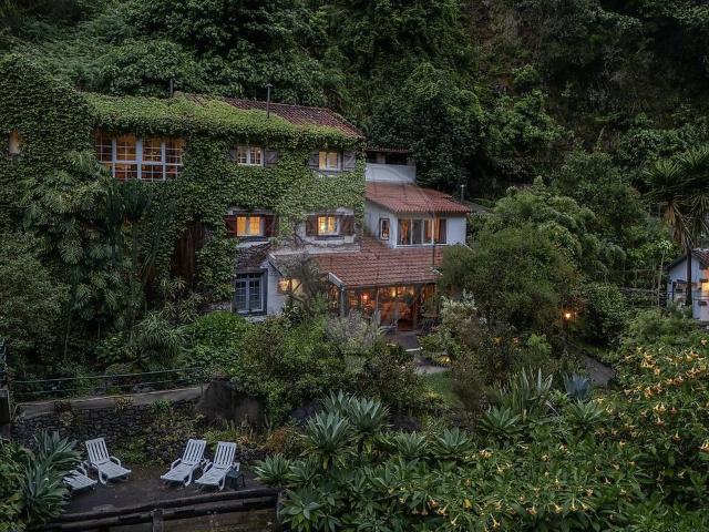 Moradia T5 à venda em São Roque do Faial, Santana RE/MAX Portugal