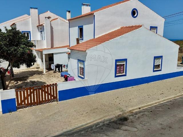 Moradia T5 à venda em São Teotónio, Odemira RE/MAX Portugal