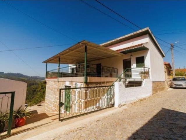 Moradia T5 à Venda em Souselo, Cinfães