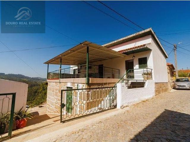 Moradia T5 à Venda em Souselo, Cinfães