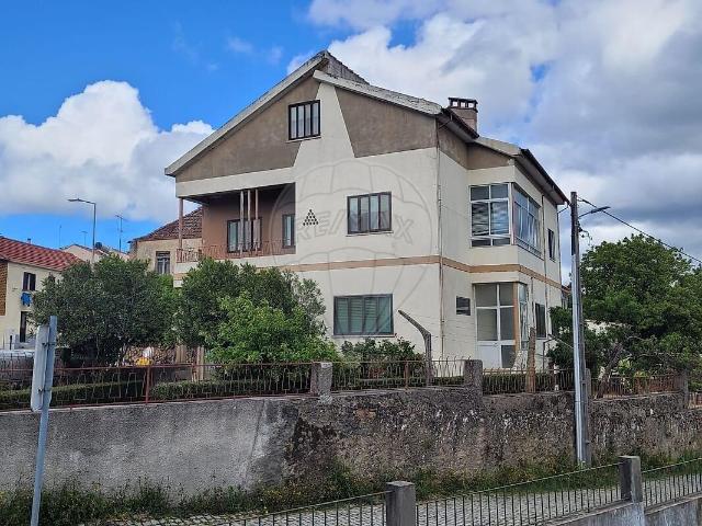 Moradia T5 à venda em Sabugal e Aldeia de Santo António, Sabugal RE/MAX Portugal