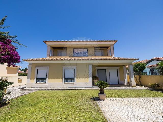 Moradia T5 à venda em Samora Correia, Benavente RE/MAX Portugal