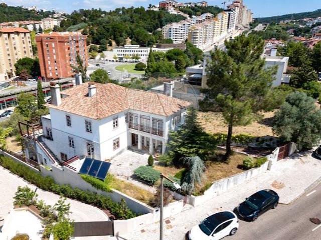 Moradia T5 à venda em Santo António dos Olivais, Coimbra RE/MAX Portugal