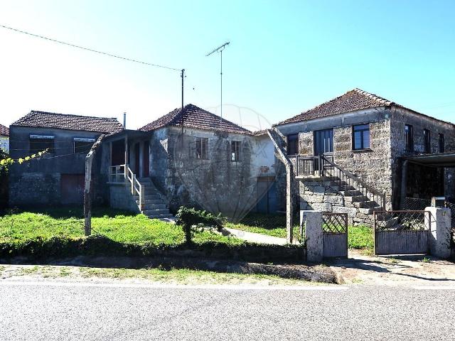 Moradia T5 à venda em Santa Cruz da Trapa e São Cristóvão de Lafões, São Pedro do Sul RE/MAX Portugal