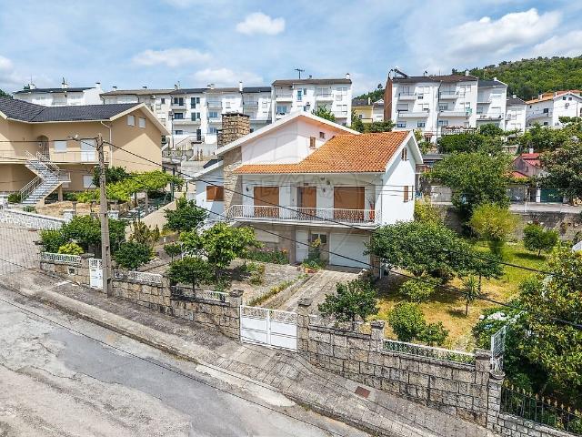 Moradia T5 à venda em Seia, São Romão e Lapa dos Dinheiros, Seia RE/MAX Portugal