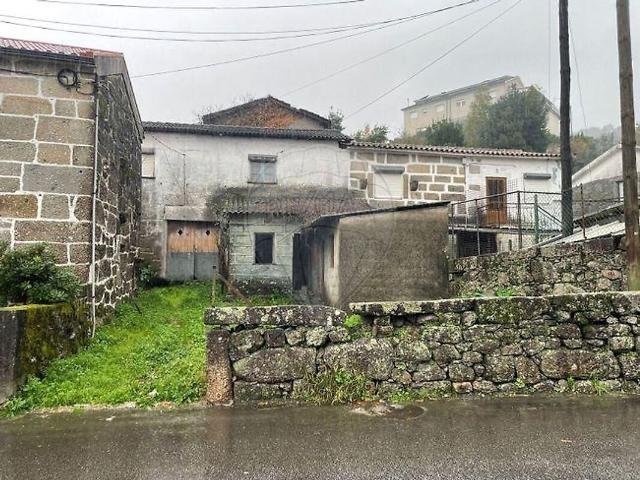 Moradia T5 à venda em Póvoa de Lanhoso Nossa Senhora do Amparo, Póvoa de Lanhoso RE/MAX Portugal