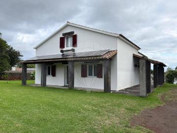 Moradia T5 à venda em Ponta Delgada