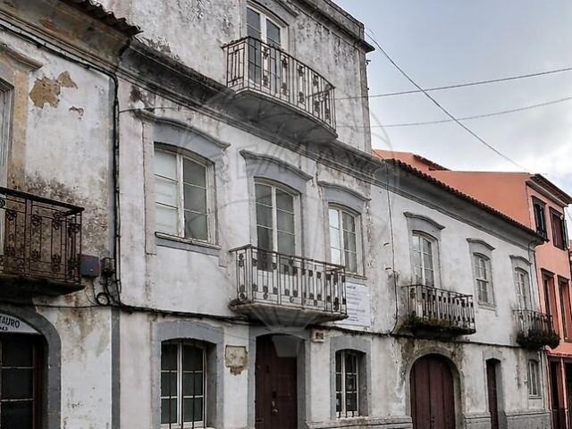 Moradia T5 à venda em Ponta Delgada São Sebastião, Ponta Delgada RE/MAX Portugal