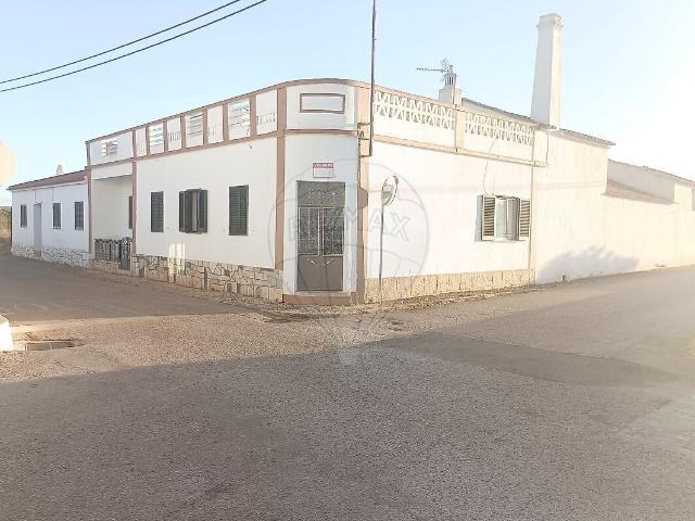 Moradia T5 à venda em Paderne, Albufeira RE/MAX Portugal