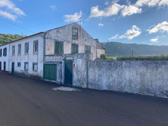 Moradia T5 à venda em Praia do Almoxarife, Horta RE/MAX Portugal