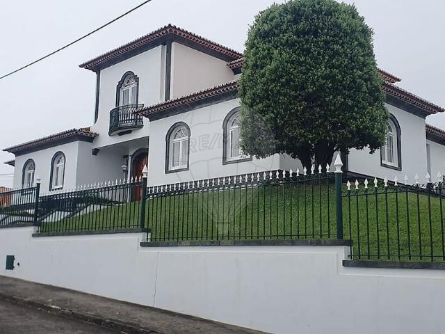 Moradia T5 à venda em Relva, Ponta Delgada RE/MAX Portugal