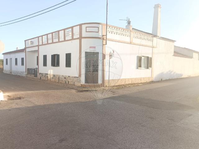Moradia T5 à venda em Ribeira de Alte