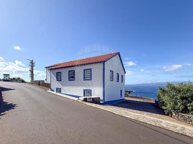 Moradia T5 à venda em Ribeira Seca, Calheta de S.Jorge RE/MAX Portugal