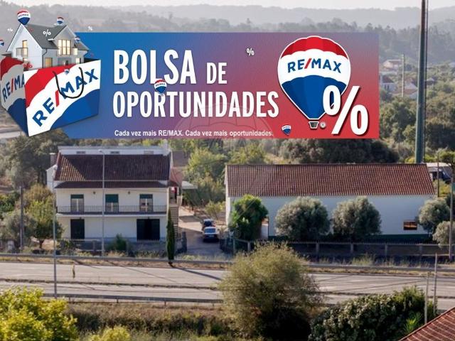 Moradia T5 à venda em Tomar