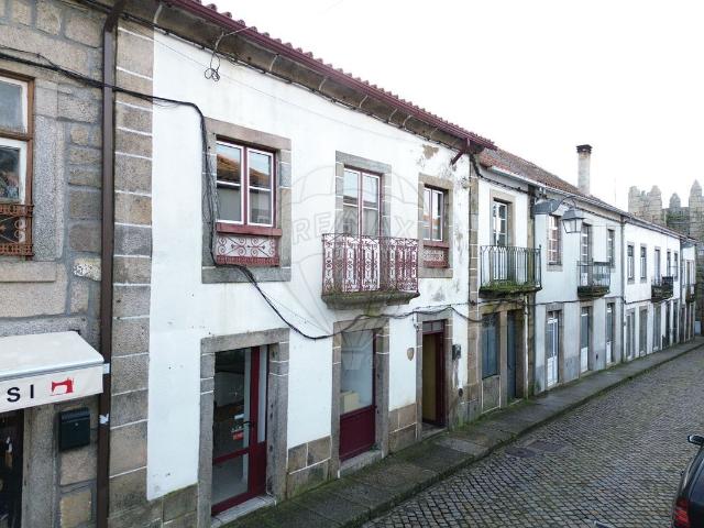 Moradia T5 à venda em Trancoso