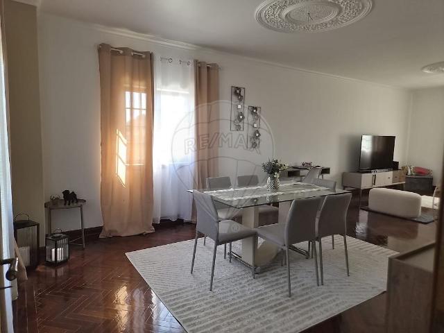 Moradia T5 à venda em Vale de Prazeres e Mata da Rainha, Fundão RE/MAX Portugal