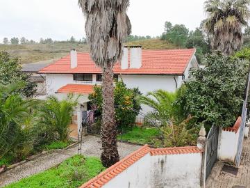 Moradia T5 à venda no Bairro da Liberdade em Coimbra 165m² Eiras e de São Paulo de Frades