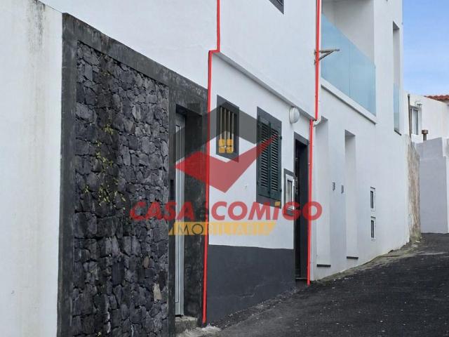 Moradia T5 + Anexo T1