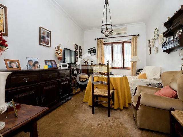 Moradia T5 Bifamiliar de Rés do Chão para Arrendamento | Tapada, Évora
