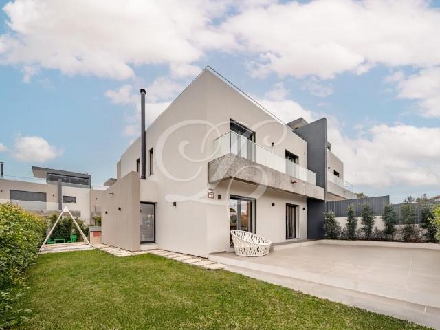 Moradia T5 c/ Jardim Relvado | Sintra 161m² Agualva e Mira Sintra