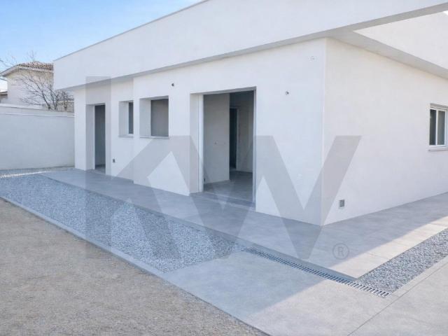 Moradia T5 com 5 suítes, piscina e acabamentos premium em Az. 277m² Azeitão São Lourenço e São Simão