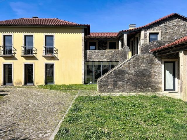 Moradia T5 com 1643m2 de terreno