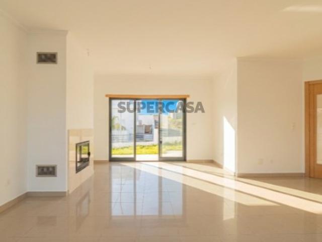 Moradia T5 296 m² de Elegância e Conforto Feijó