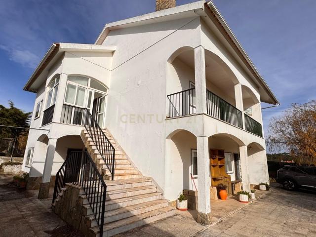 Moradia T5 com Terreno Generoso Mafra