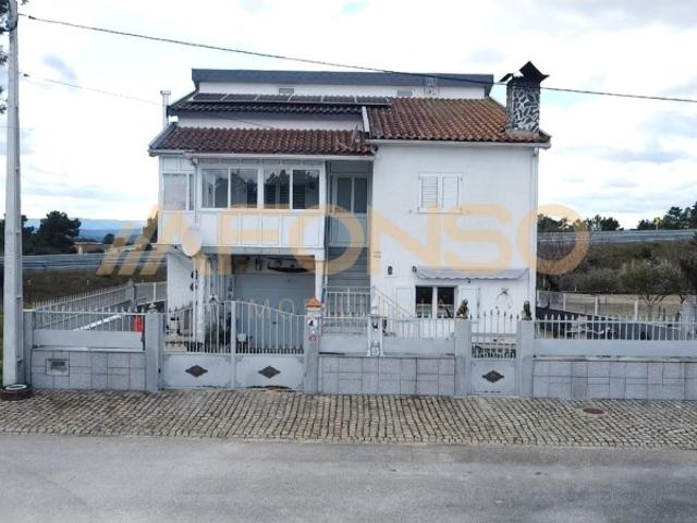 Moradia T5 Com Terreno