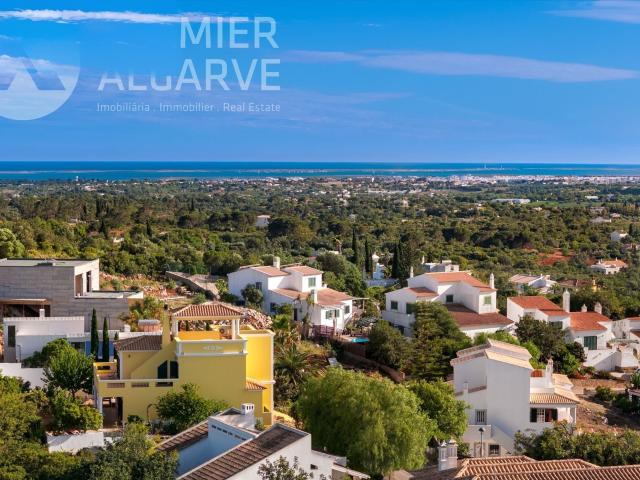 Moradia T5 com Vista Mar e Rooftop – Moncarapacho 348m² Moncarapacho e Fuseta
