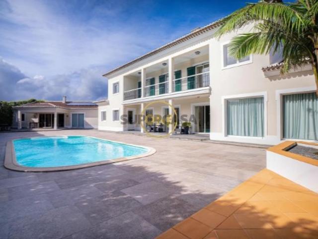 Moradia T5 com Anexo T1 | Piscina Privativa | Santana