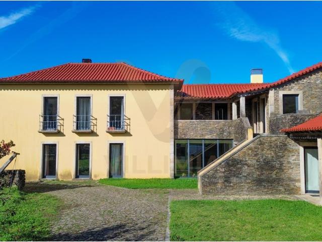 Moradia T5 com Jardim e Terreno | Orbacém Caminha