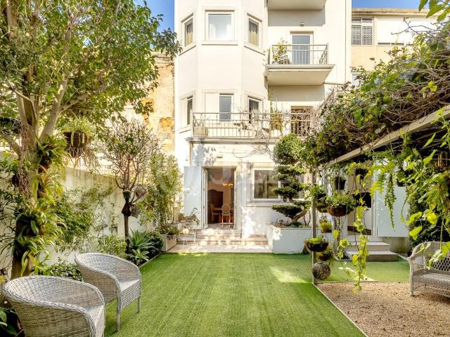 Moradia T5 com jardim e vista rio, na Lapa, em Lisboa 0m² Estrela